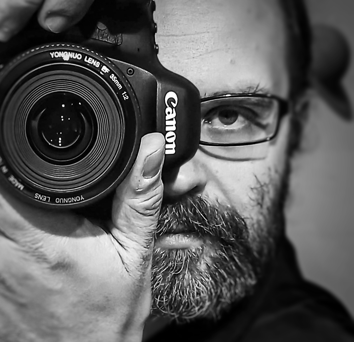 Documentary wedding photographer London Tomasz Goli