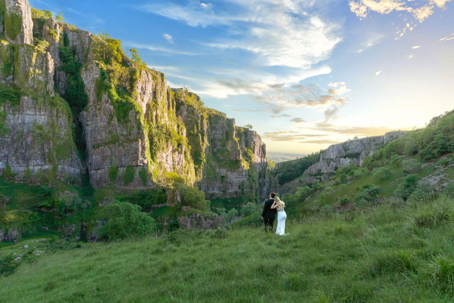 Fairytale wedding on a cliff. (listing)