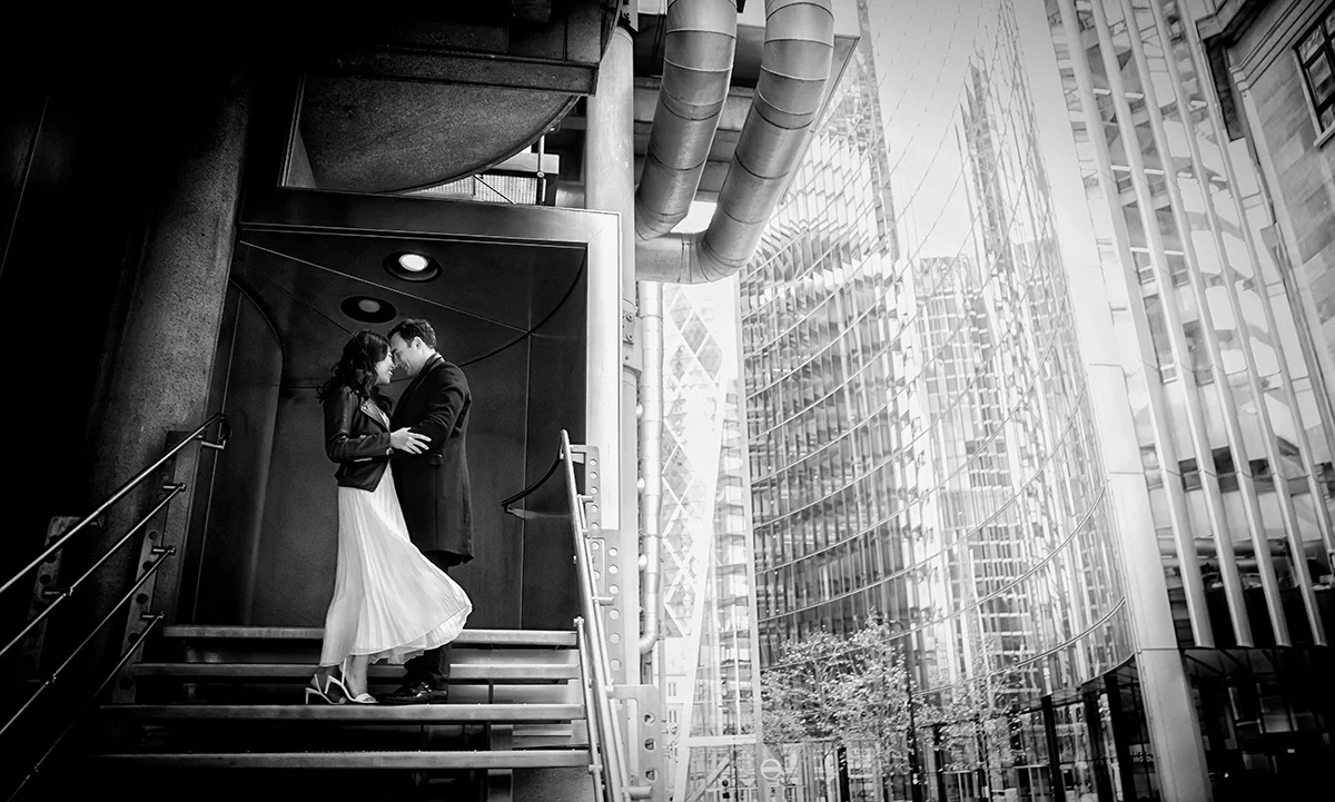 London-engagement-couple-at-Lloyds-Building-London (listing)