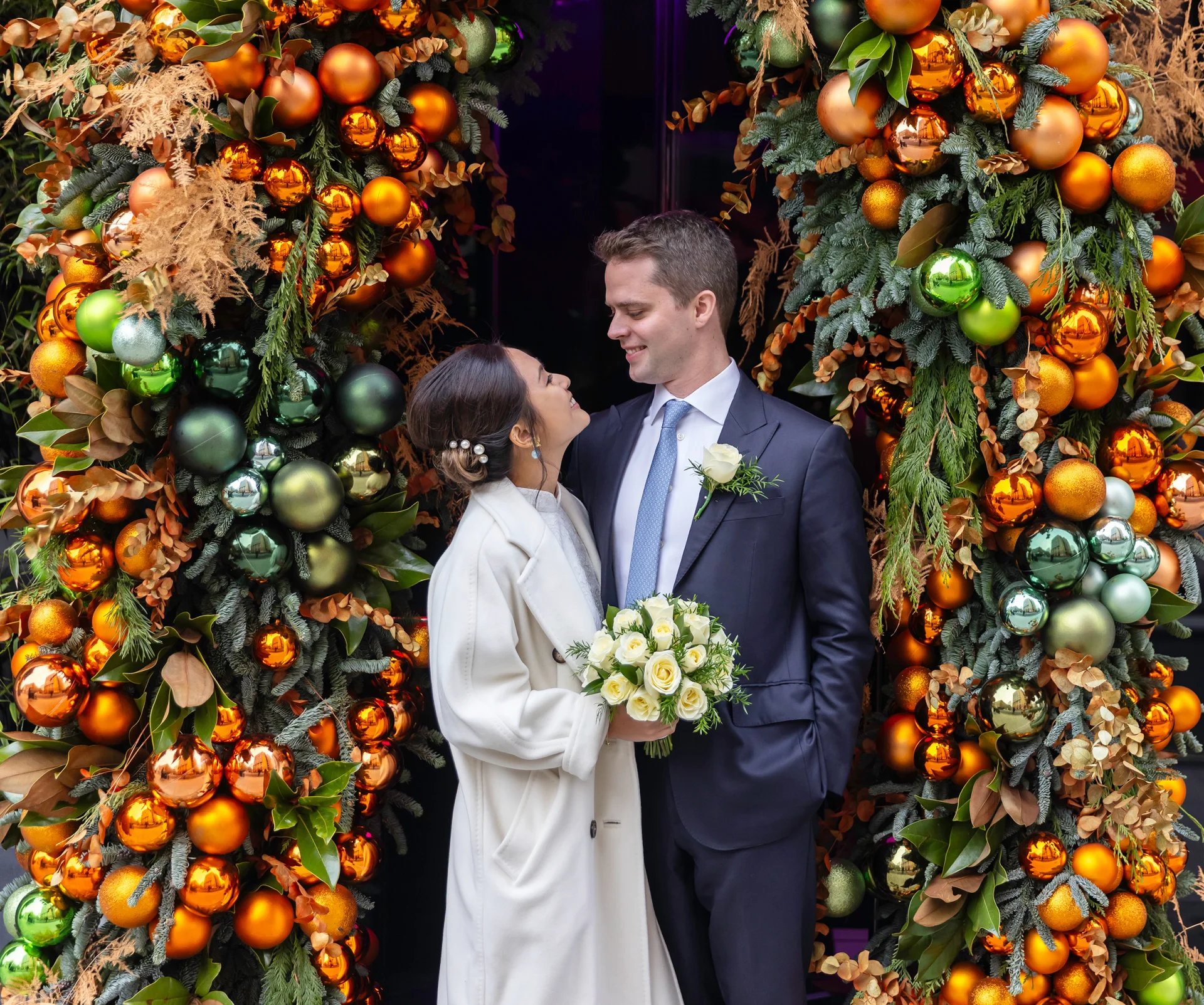 Old-Marylebone-Town-Hall-Wedding-Couple-in-Christmas-decorations-image (listing)