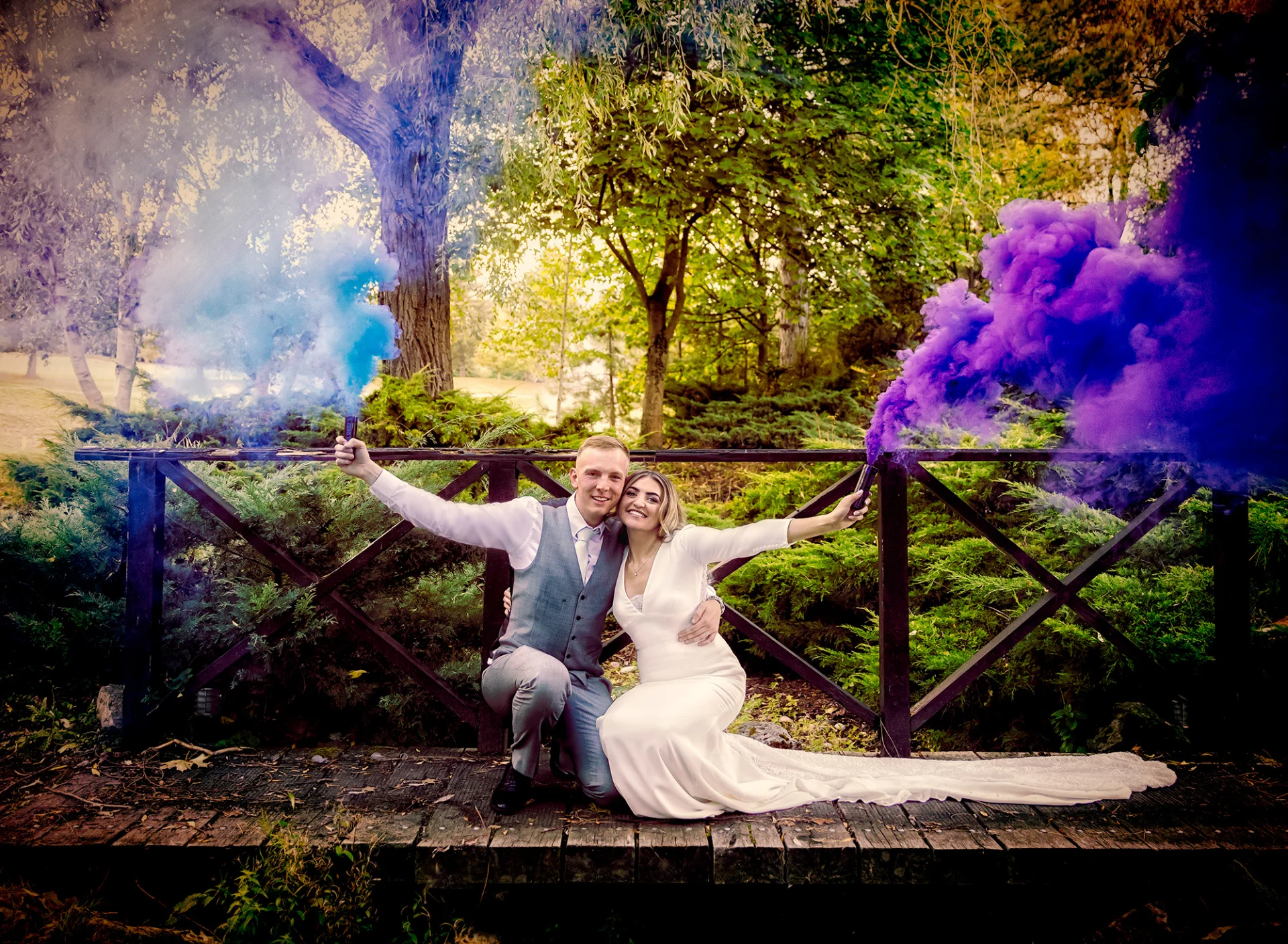 Bride-and-groom-with-smoke-bombs-at-Essendon-Country-Club-Wedding (listing)