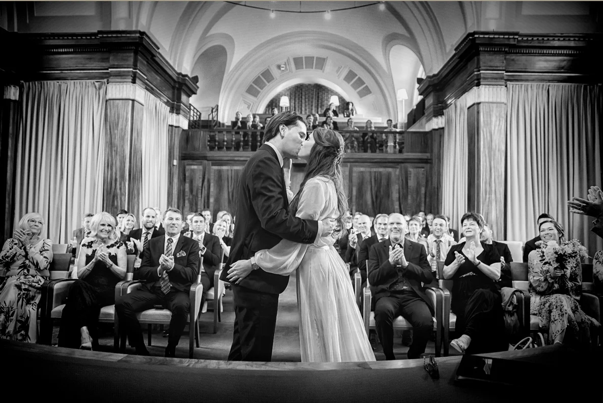 Stoke-Newington-town-hall-wedding-ceremony-kiss-2 (listing)