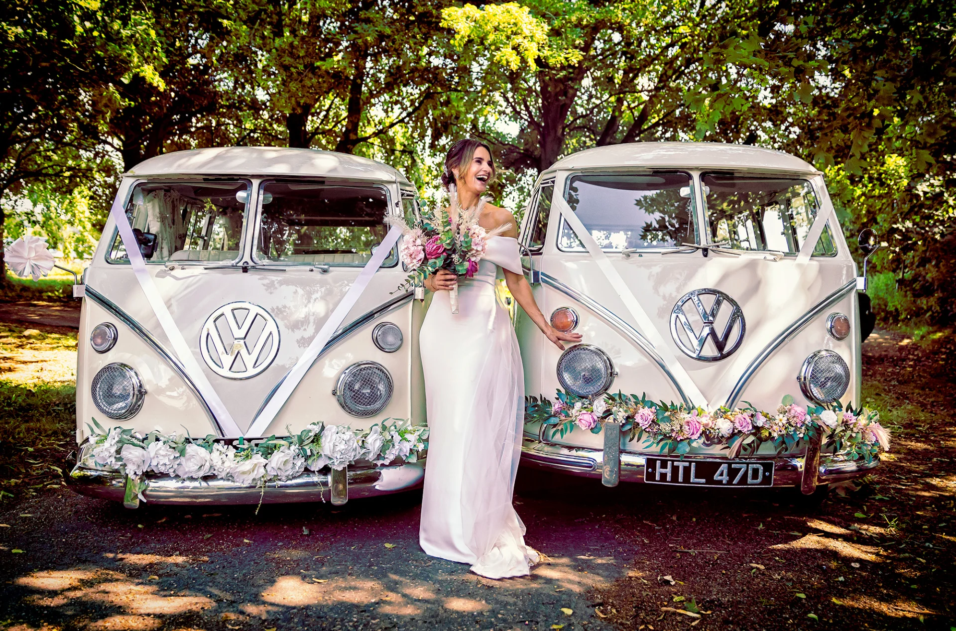 VW-Campervan-Wedding-bridal-image-Beaumont-Hall-St-Albans (listing)