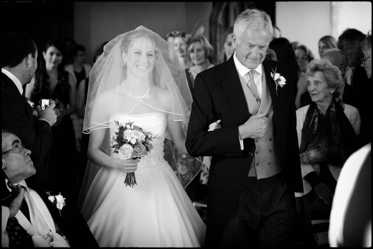 bride_father_down_aisle-2x-8b8b6354