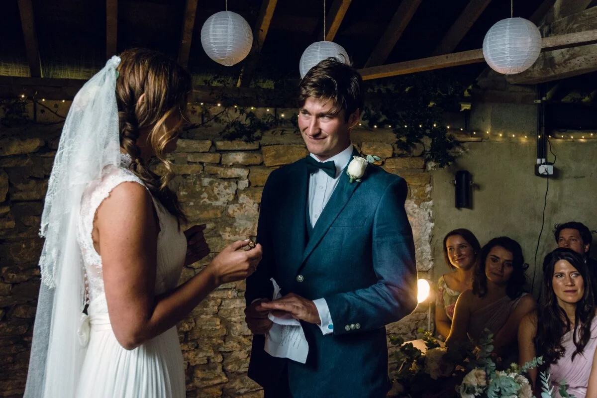 bride_groom_exchange_rings-2x-7666f563
