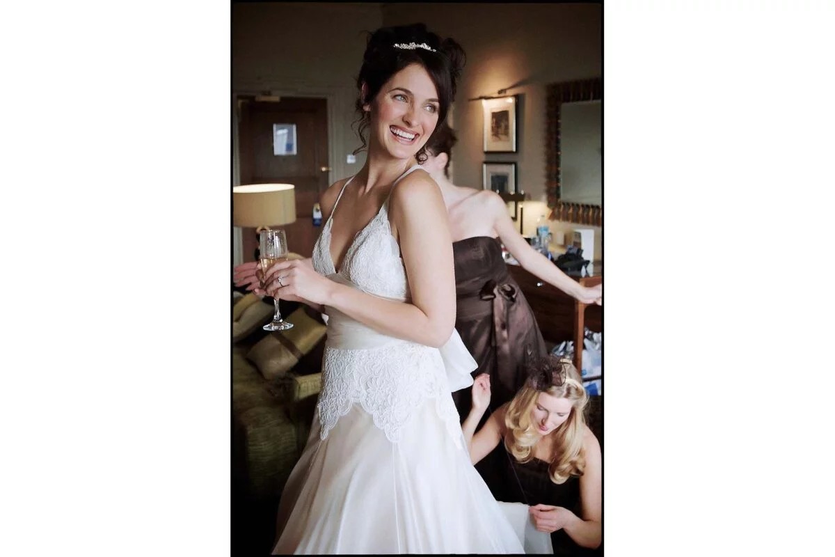 bride-preps-portrait-2x-db71aaa1