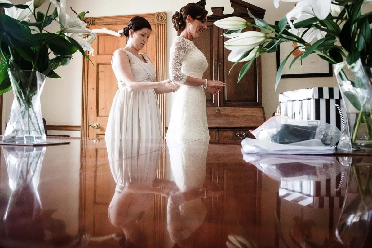 bride_getting_ready-2x-0690c990