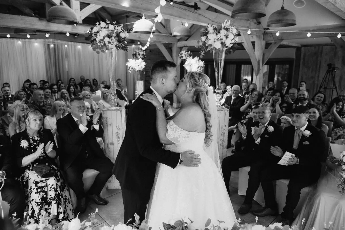 EllieAndLIam-TheWhiteHartAtLydgate-Oldham-Card1-26.5.23-08682-Brendan-Clayton-1