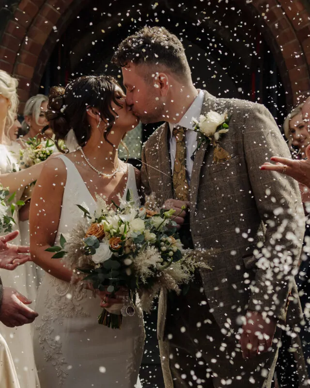 SophieAndJames-CarltonTowers-CAM1-20.4.24-08130