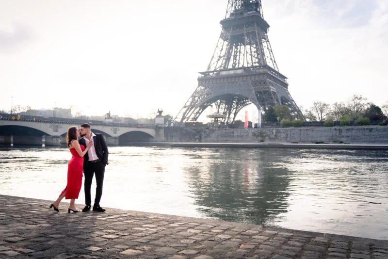 Paris eiffel tower engagement photography.