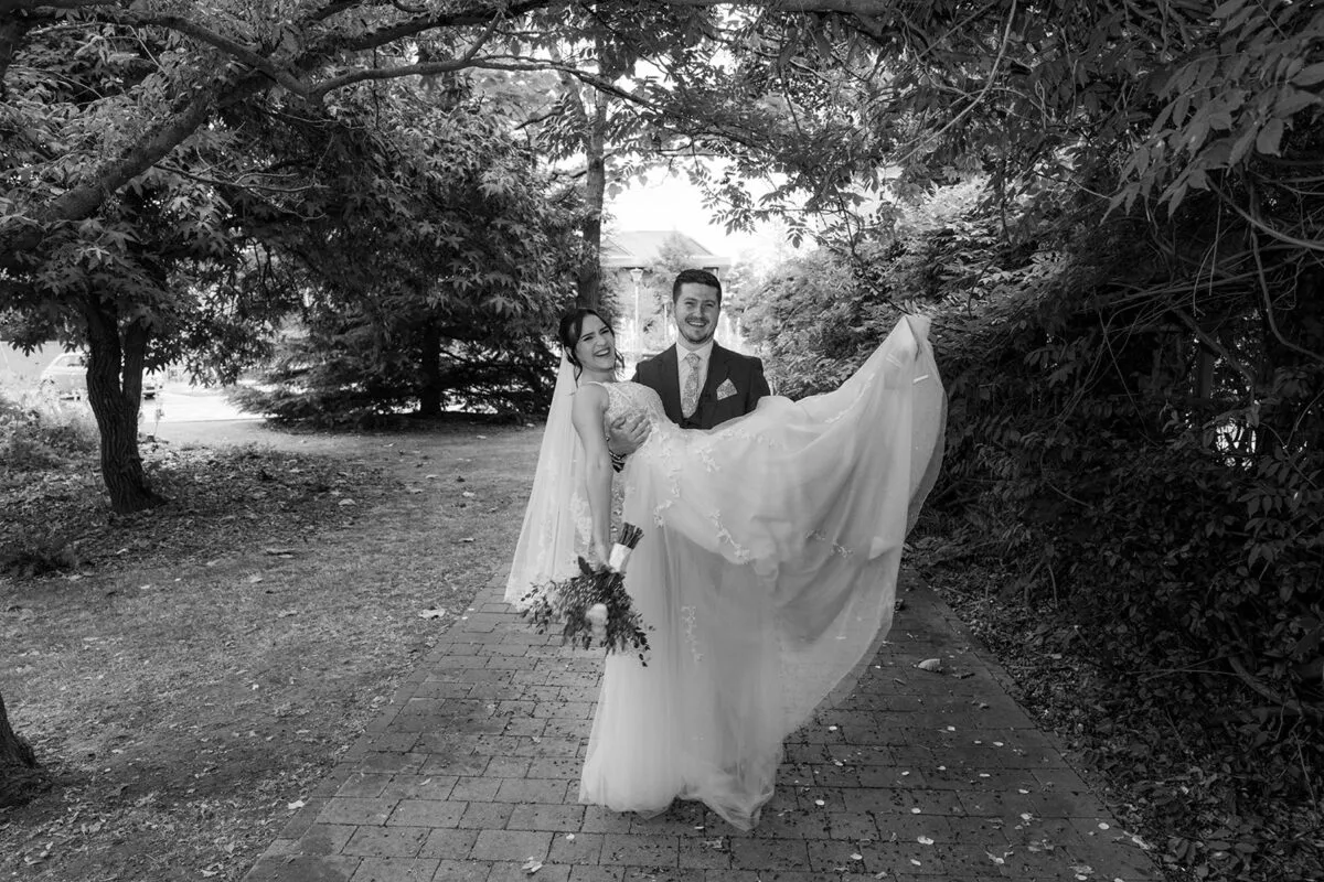 Lou and Chris (listing)