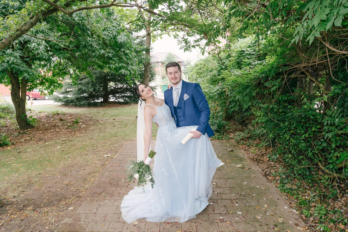 Lou and Chris (listing)