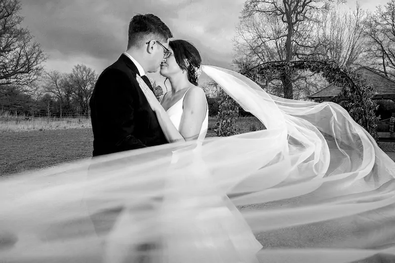 0.6 large_260149f07_wedding_photography
