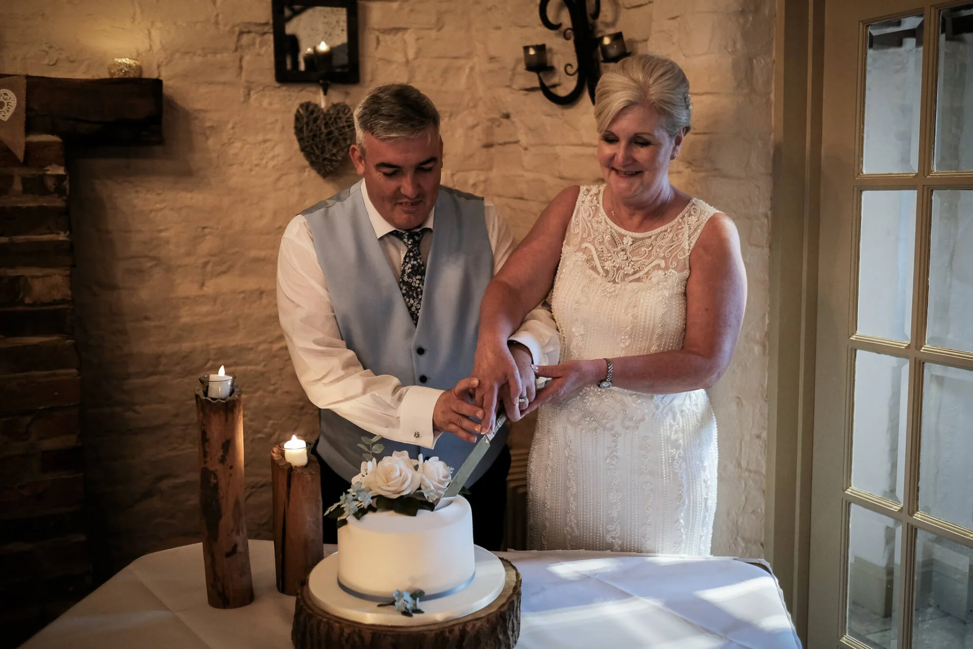 cutting-the-cake-boston-wedding (listing)