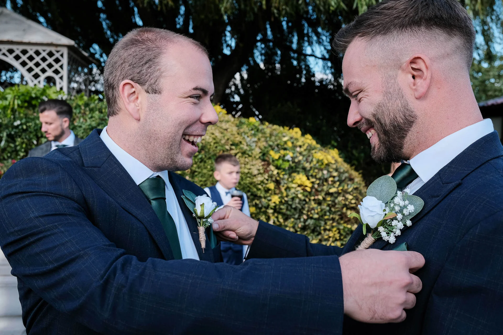 groomsmen-flower-button-hole (listing)