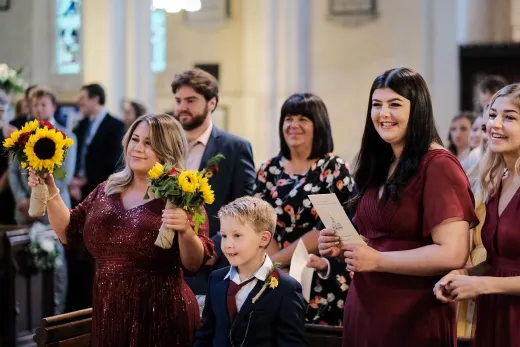 bridesmaids-flowers-godmanchester-church-wedding