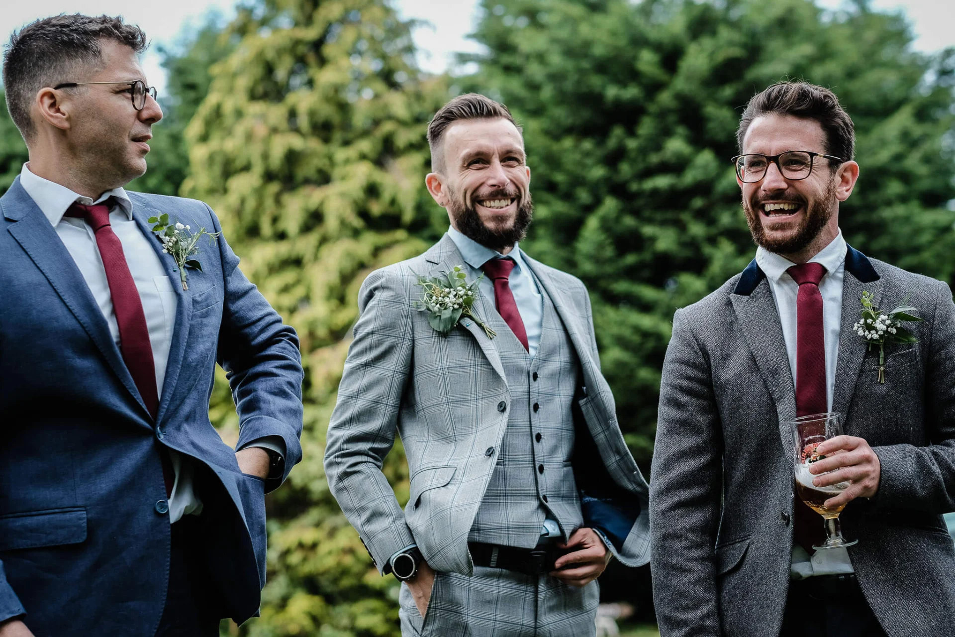 groomsmen-laughing-cambs-wedding (listing)