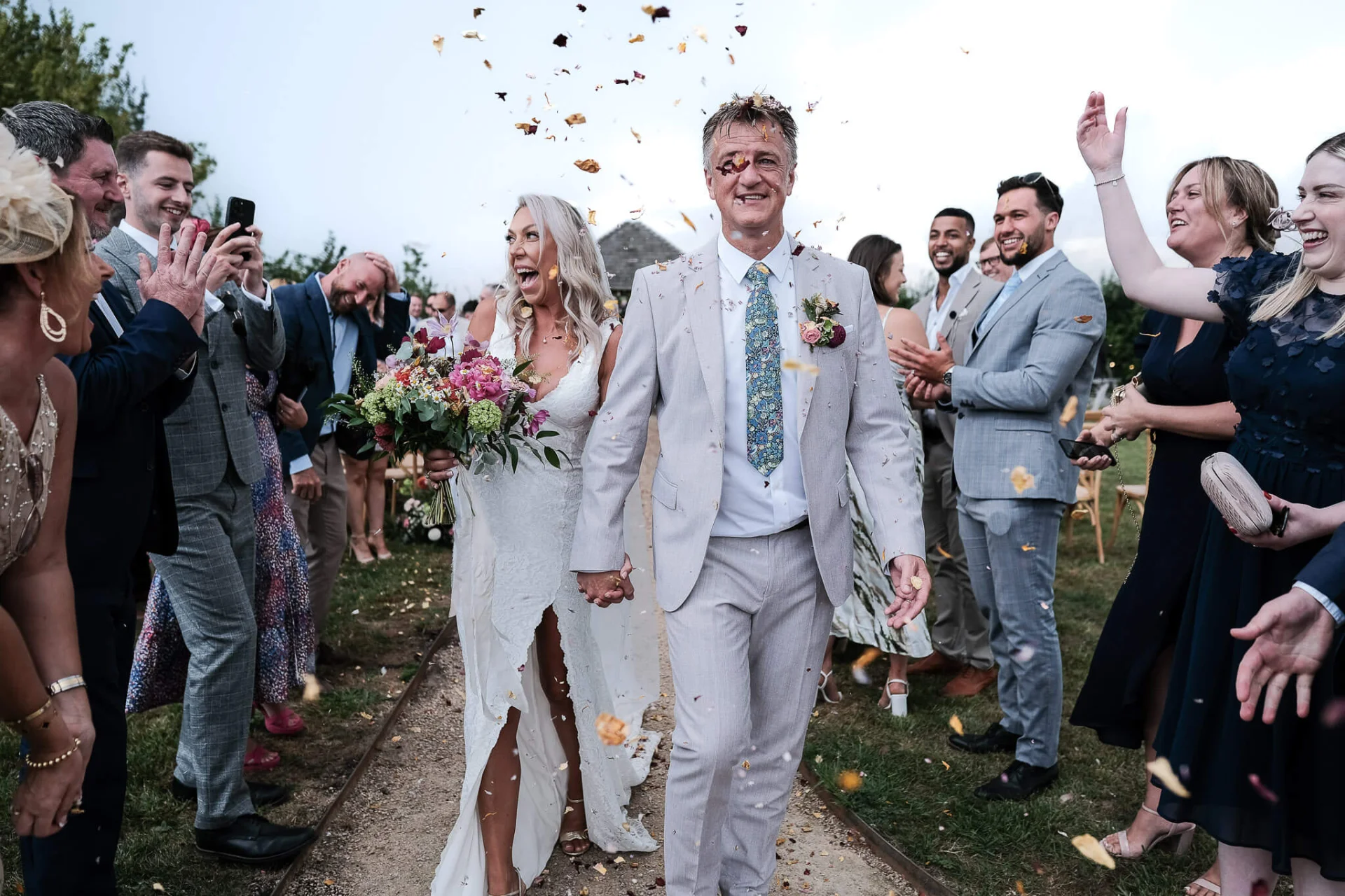 willow-grange-farm-chittering-wedding-confetti (listing)