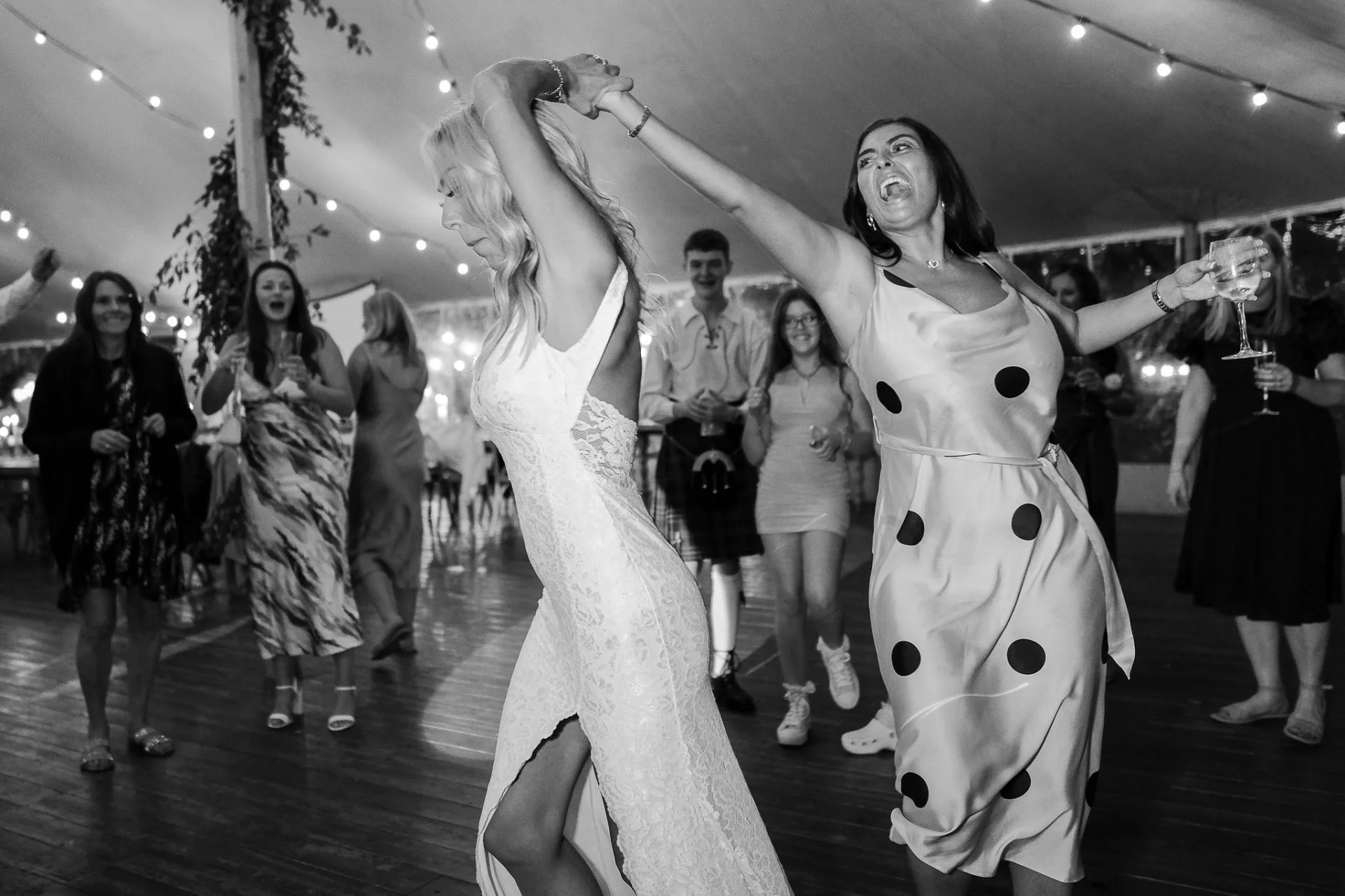 willow-grange-farm-chittering-wedding-dancing (listing)