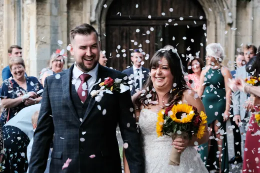 confetti-godmanchester-church-wedding