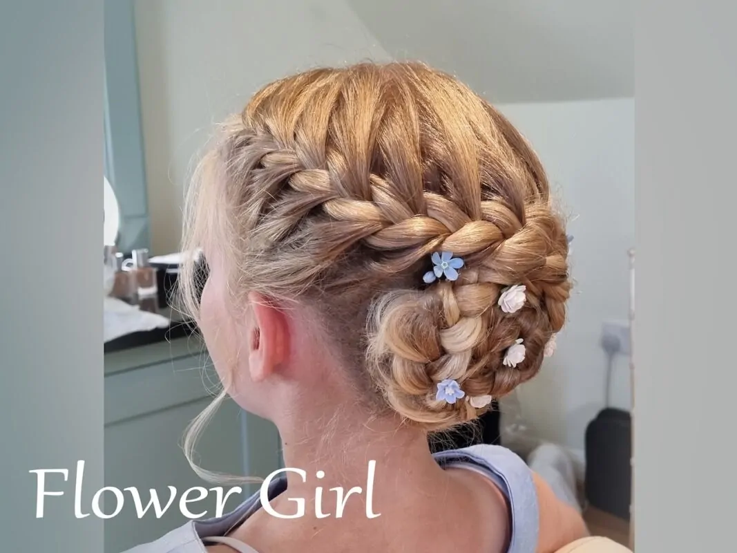 Flower girl hairstyle by Siew