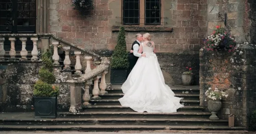 5 Steps kiss wide