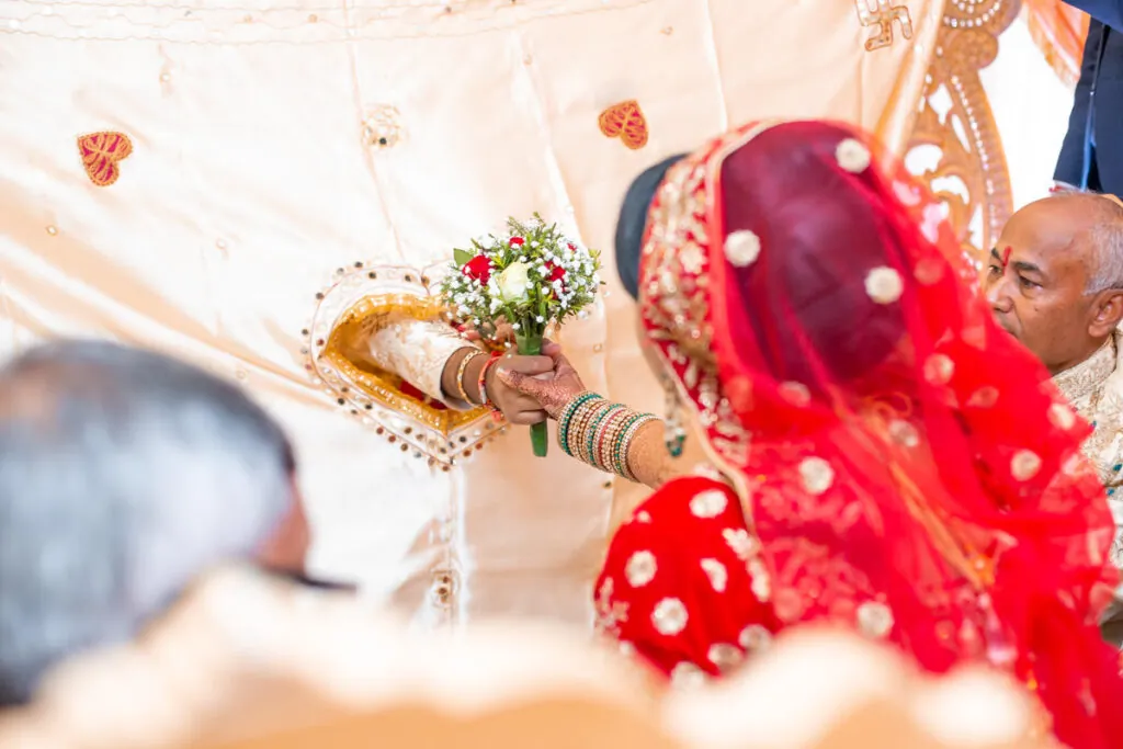 0017 best-wedding-photographer-london-2023-028