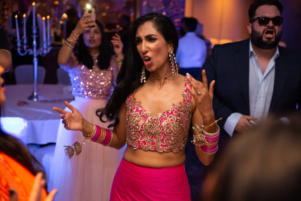 0023 best-wedding-photographer-london-2023-035