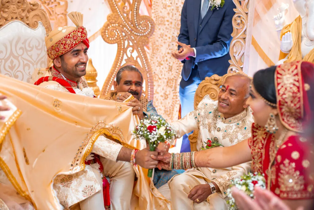 0019 best-wedding-photographer-london-2023-029