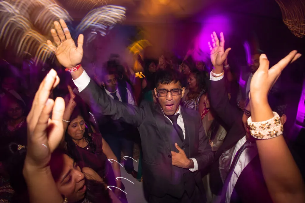 0025 best-wedding-photographer-london-2023-039