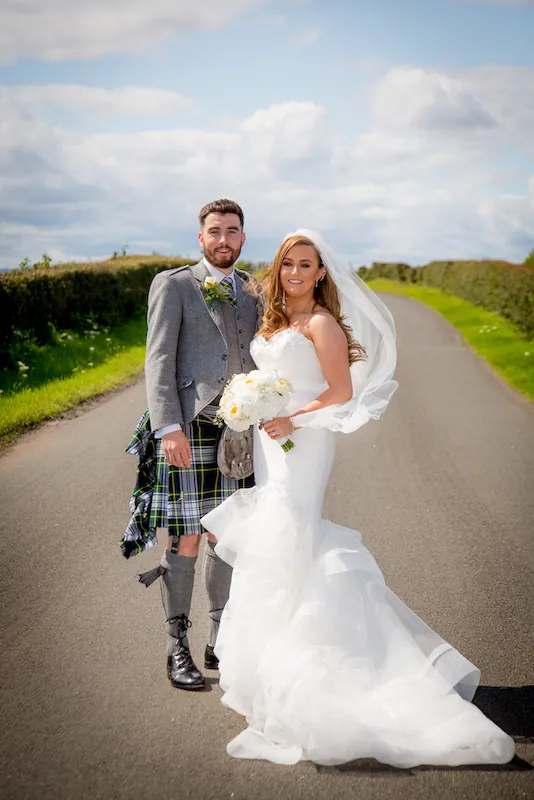 0028 ZZ4Z-NATURAL WEDDINGS-HIGHRES