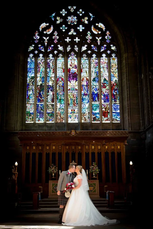 0054 ZZ33-NATURAL WEDDINGS-HIGHRES