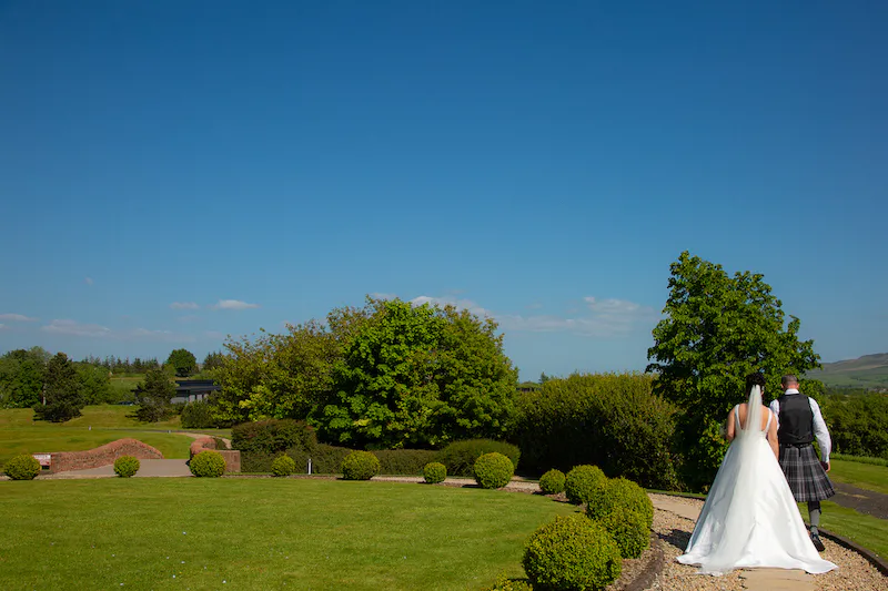 0094 ZZ77-NATURAL WEDDINGS-HIGHRES (listing)