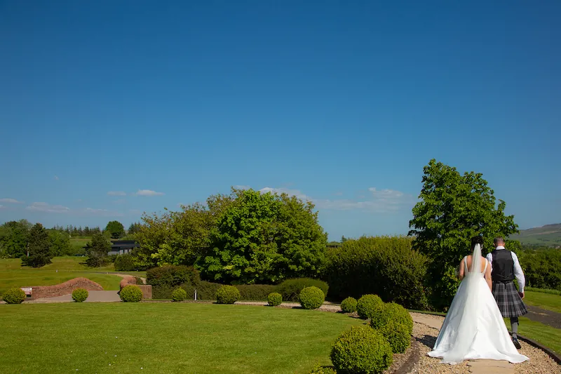 0094 ZZ77-NATURAL WEDDINGS-HIGHRES