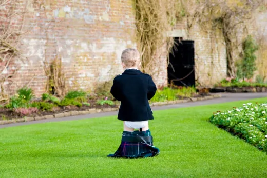0018 BOY WITH KILT DOWN