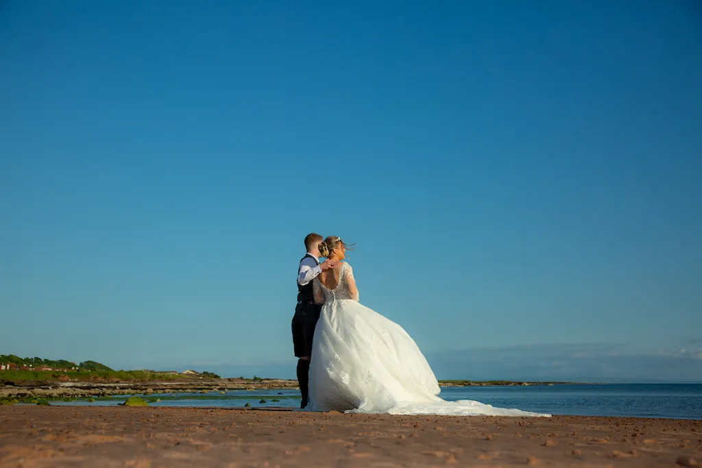 0096 ZZ79-NATURAL WEDDINGS-HIGHRES