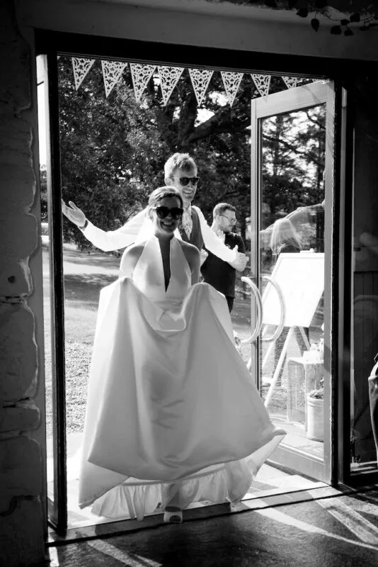 0059 ZZ38-NATURAL WEDDINGS-HIGHRES (listing)