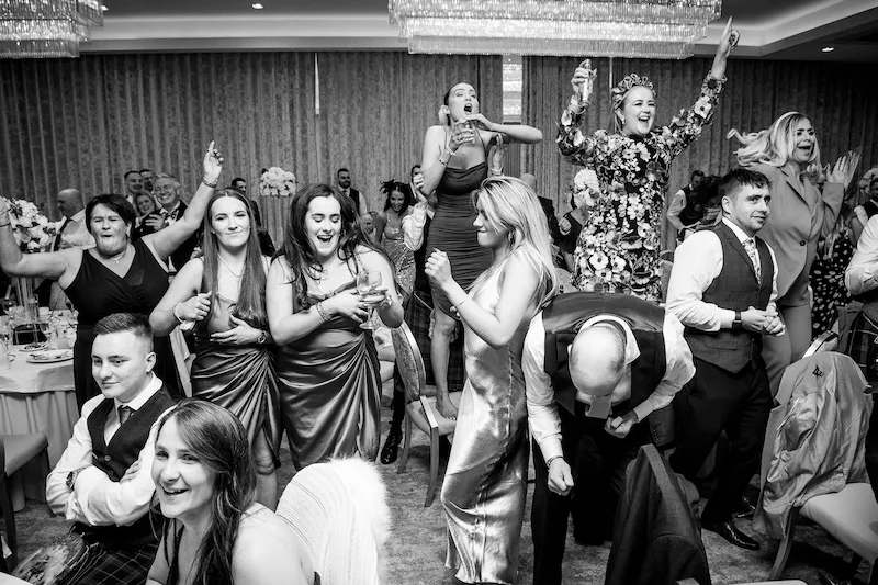 0087 ZZ69-NATURAL WEDDINGS-HIGHRES (listing)