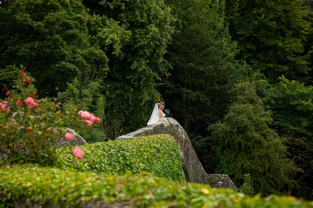 0101 ZZ85-NATURAL WEDDINGS-HIGHRES
