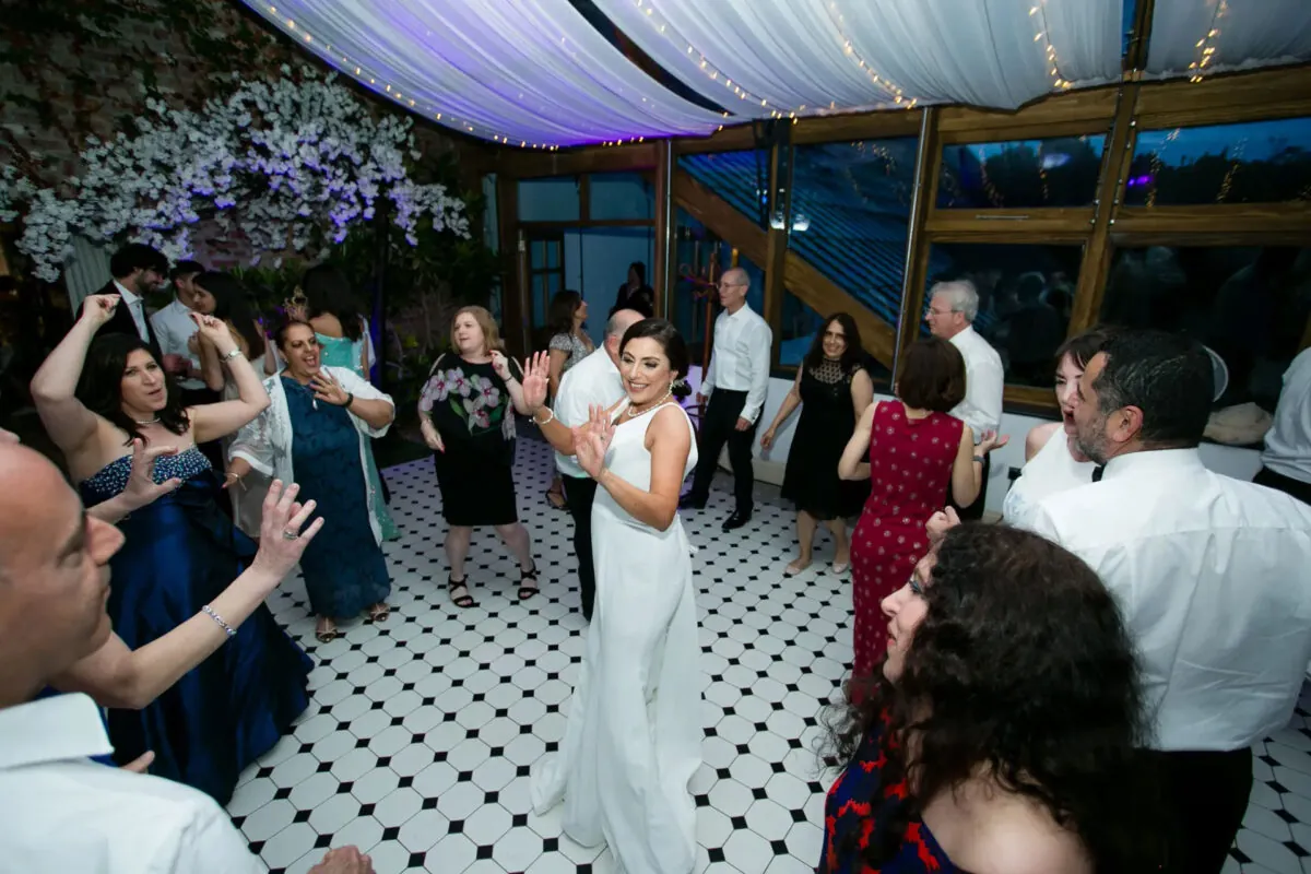 wedding-dj-kent-london-surrey-24 (listing)