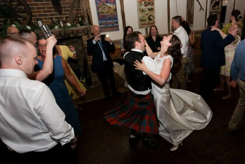 wedding-dj-kent-london-surrey-02 (listing)