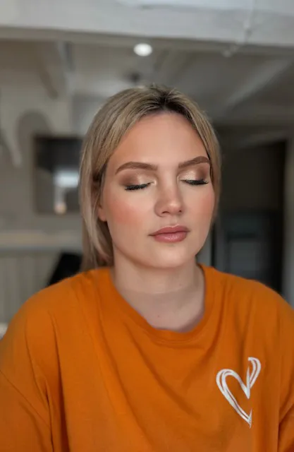 Facetune_12-03-2025-16-53-48