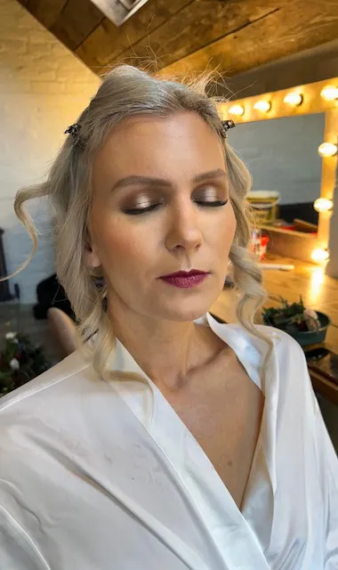 Facetune_26-11-2023-12-23-33
