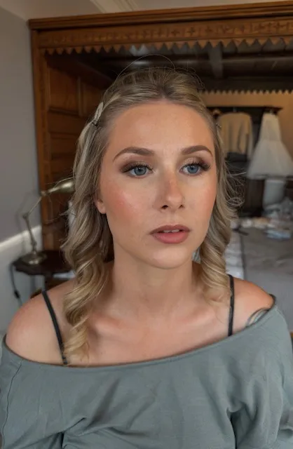 Facetune_18-02-2025-20-35-00