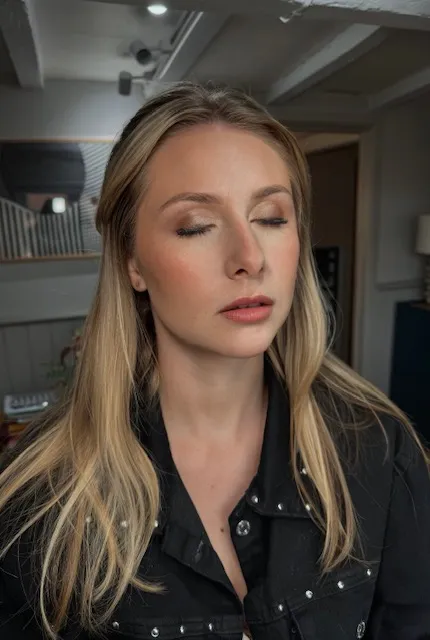 Facetune_12-02-2025-16-24-25