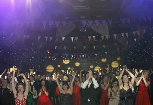 Electro-Swing-Ball