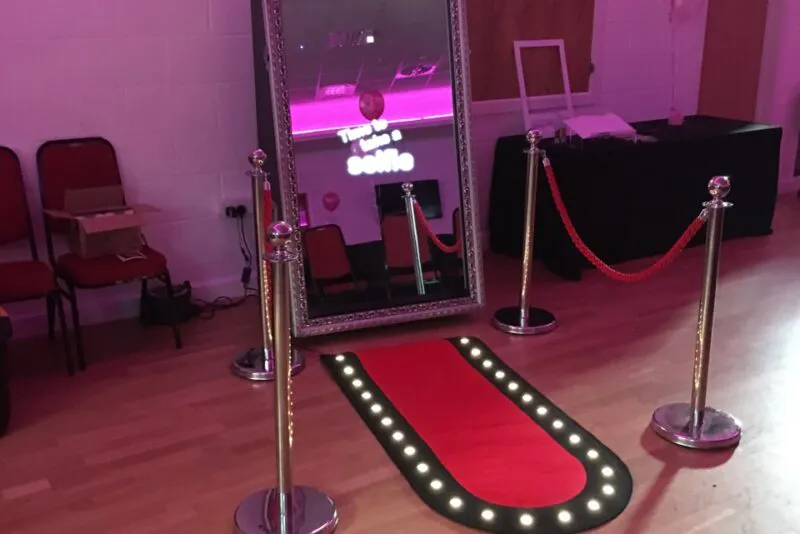 Selfie Mirror (listing)