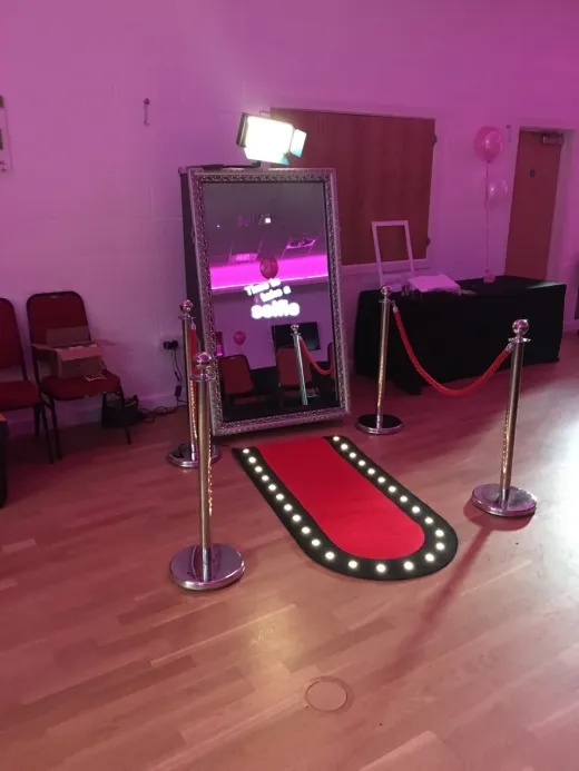 Selfie Mirror (listing)