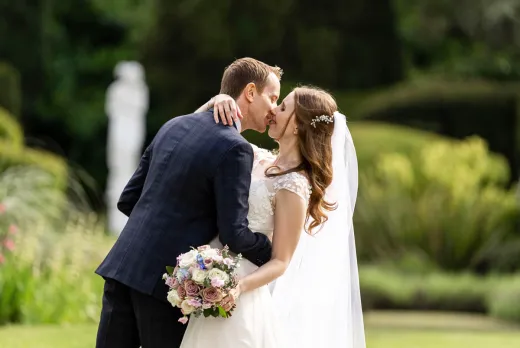 royal_berkshire_bridal_portrait (listing)