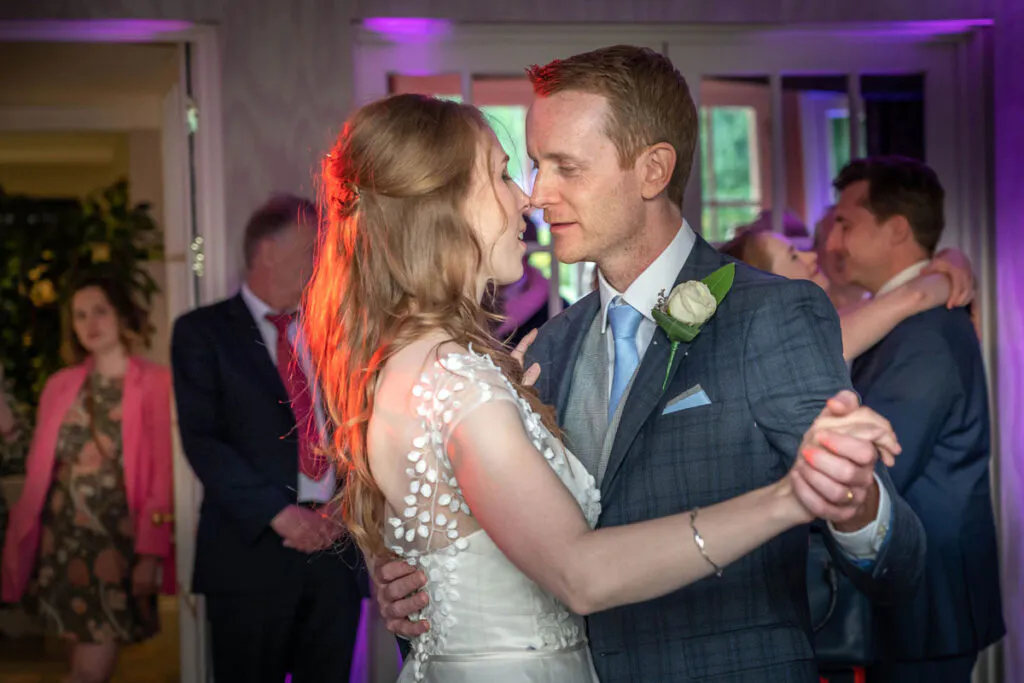 bride_groom_dance_royal_berkshire (listing)